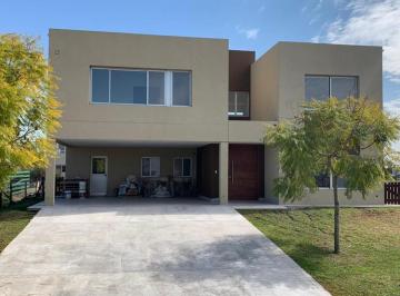Casa de 5 ambientes, Escobar · Casa en Venta en Puertos. Increible. Acepta Lote en Parte de Pago