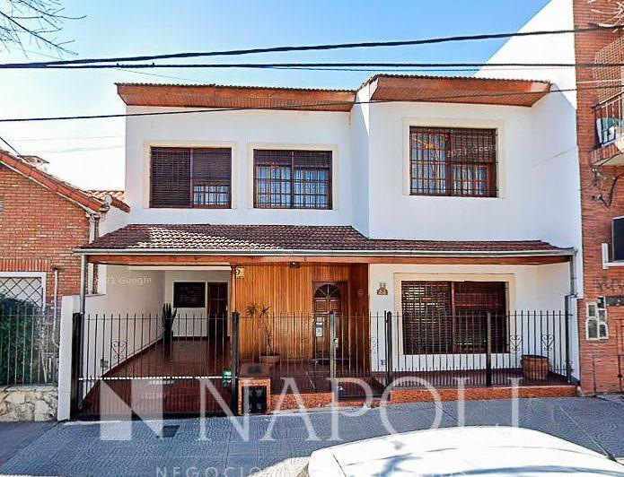 Casa · 200m² · 6 Ambientes · 1 Cochera