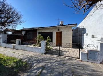 Casa · 90m² · 3 Ambientes · 1 Cochera · Chalet Venta Dos Dorm. Ituzaingo Norte