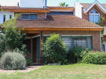 Casa de 5 ambientes, Almirante Brown · Venta de Chalet en Adrogué