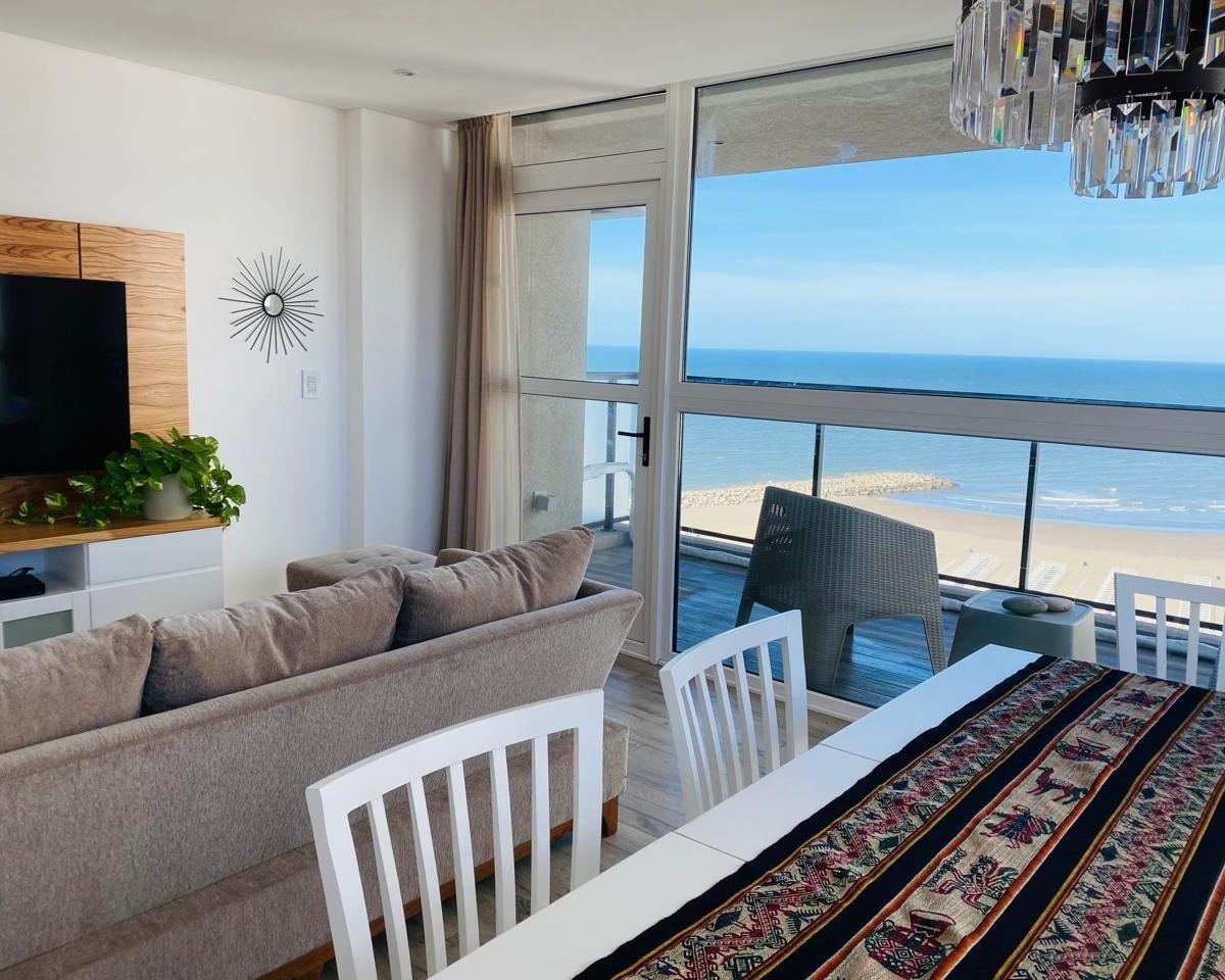 Venta de Departamento 3 ambientes con cochera Y vista al mar en Playa Varese