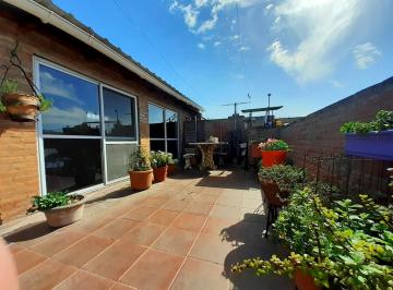 Casa · 136m² · 5 Ambientes · 1 Cochera · Casa - Tiro Suizo