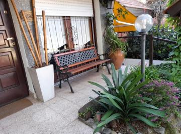 Casa · 220m² · 5 Ambientes · 2 Cocheras · Parque Luro Chalet 5 Amb. Garaje Doble y Jardín