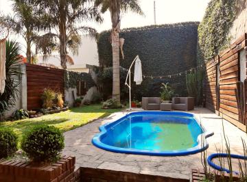 Casa · 288m² · 3 Ambientes · 2 Cocheras · Venta - Casa 3 Amb C/pileta - Villa Madero