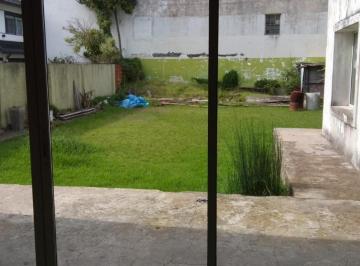 Casa · 286m² · 5 Ambientes · 1 Cochera · Oportunidad Inversores! Chalet en 2 Plantas