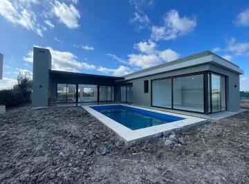 Casa · 250m² · 4 Ambientes · ### Hermosa Casa a Estrenar en San Sebastián – 1 Planta, 2