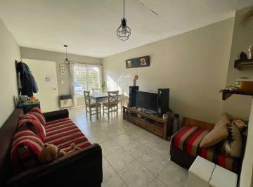 Casa · 70m² · 3 Ambientes · 1 Cochera · Oportunidad! Dúplex en Venta. Hurlingham.