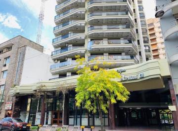Departamento · 132m² · 4 Ambientes · 1 Cochera · Departamento de Cuatro Ambientes con Dependencia y Cochera
