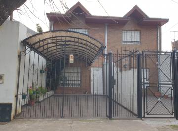 Casa de 3 ambientes, Lomas de Zamora · Duplex 3 Amb. C/cochera