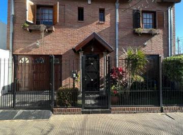 Casa de 5 ambientes, Villa Soldati · Excelente Chalet en 2 Plantas, con 5 Ambientes Garage y Fondo Libre