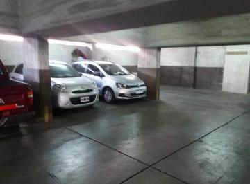 Garage · 15m² · 1 Cochera · Cochera en Alquiler Zona Centro (Maipu y Santa Fe)