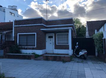 Casa de 4 ambientes, Lomas de Zamora · Casa en Venta Turdera - San Lorenzo 879 a m de La Estacion 3 Ambientes Garage