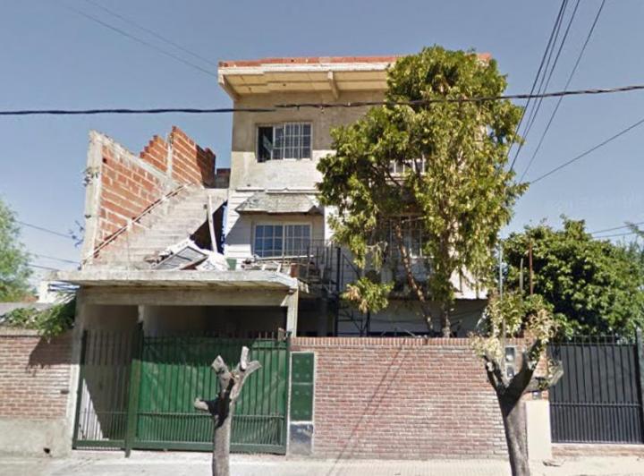 Casa · 250m² · 8 Ambientes · 1 Cochera