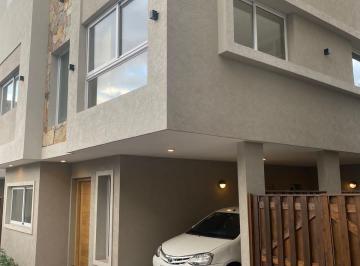 Casa de 4 ambientes, Almirante Brown · Somellera Al 700! Triplex de Categoría
