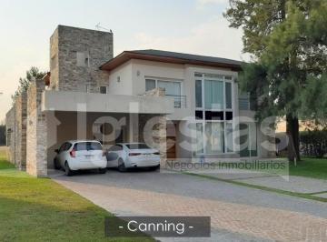 Casa · 365m² · 5 Ambientes · 2 Cocheras · Excelente Propiedad en Saint Thomas Este
