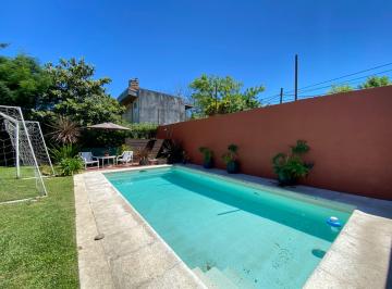 Casa · 180m² · 5 Ambientes · 3 Cocheras · Venta Casa City Bell 4 Dorm., Pileta Parque