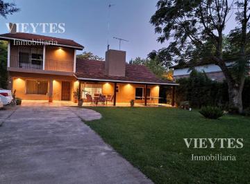 Casa · 238m² · 4 Dormitorios · Casa - Barrio El Cazador