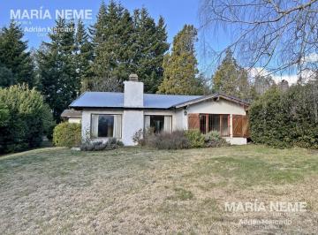 Casa · 172m² · 5 Ambientes · Casa en Venta Bariloche Pinar de Fecha con Amplio Lote a 30 m de Av Pioneros