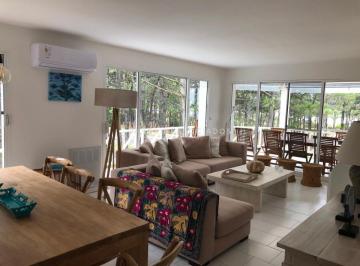 Foto1 · Apartamento en Venta de 2 Dorm. y Dependencia en Brava, Punta del Este.