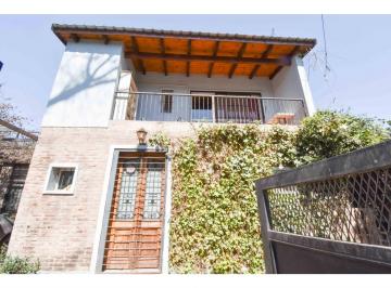 Casa · 125m² · 4 Ambientes · 1 Cochera · Casa en Garita 19