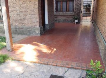 Casa · 148m² · 4 Ambientes · 2 Cocheras · Terreno Para Construir