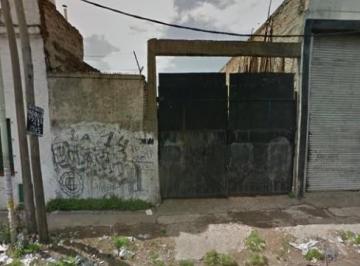 Terreno · 100m² · 3 Ambientes · Lote con Vivienda de 8,66 m X 56,20 m, Salida a Dos Calles, Av Remedios de Escalada y Tuyuti. Lanus o