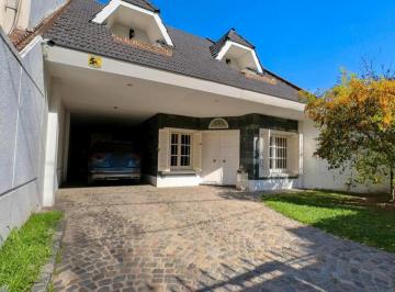 Casa de 5 ambientes, La Matanza · Venta Permuta Excelente Casa con Fondo y Pileta