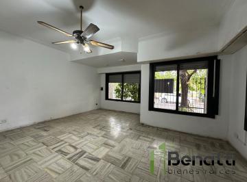 Casa · 102m² · 3 Ambientes · 1 Cochera · Casa 3 Ambientes en Lote Propio con Patio y Cochera Cubierta