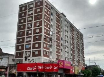 Departamento · 72m² · 4 Ambientes · Apto Credito Departamento 3 Amb Frente Plaza San Miguel Calle Av Pte. Perón 1621