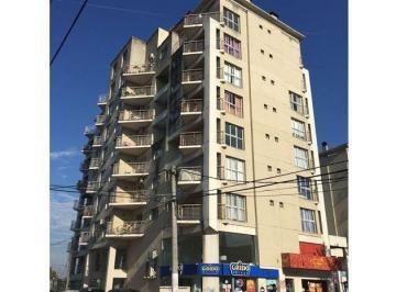 Departamento · 38m² · 2 Ambientes · 1 Cochera · Departamento 2 Amb con Balcon Al Frente Calle Las Heras 1338