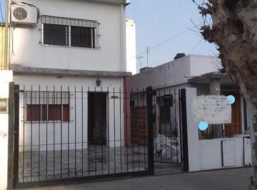 Departamento · 80m² · 3 Ambientes · 1 Cochera · Duplex Cerca Plaza Muñiz, Calle Juan Jose Paso 989