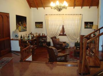 Casa de 4 ambientes, Tres de Febrero · Ciudadela. Italia 4400. Casa 4 Amb. 3 Cocheras. Parque, Parrilla, Piscina.