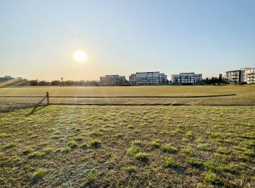 Terreno , Berazategui · Lote en Venta Al Polo de 1.000 m² Greenville Polo & Resort, Orientación Norte