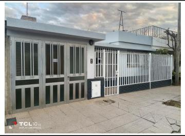 Casa · 105m² · 3 Ambientes · 1 Cochera · Pje Arribeños 1169 (Alt. Rondea 4200) Casa 2 Dorm. C/garaje