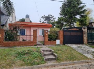 Casa · 75m² · 6 Ambientes · Casa en Venta en Calle Amaya