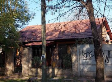 Casa de 6 ambientes, Almirante Brown · Casa en Venta