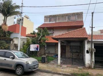 Casa de 6 ambientes, Avellaneda · Casa en Venta Para 2 Familias Excelente Ubicacion