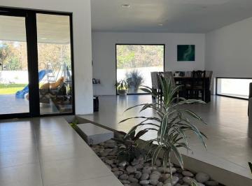 Casa de 6 ambientes, Ituzaingó · Casa en Venta 5 Ambientes - 1400 m² - Retasada - Parque Leloir