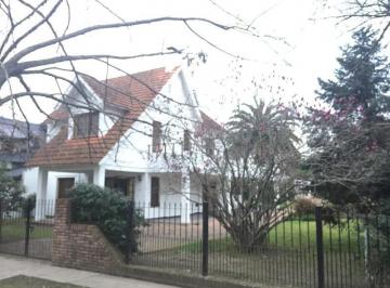 Casa · 400m² · 3 Dormitorios · 4 Cocheras · Casa en Venta en 10/503 y 504 Manuel B Gonnet - Alberto Dacal Propiedades