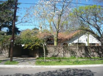 Casa · 218m² · 3 Dormitorios · Casa en Venta en 473 (Cantilo)/15 y 17 City Bell - Alberto Dacal Propiedades