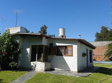 Casa · 130m² · 3 Ambientes · 2 Cocheras · Casa en Venta en 30/507 y 508 Manuel B Gonnet - Alberto Dacal Propiedades