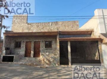 Casa · 179m² · 6 Ambientes · 1 Cochera · Casa - La Plata