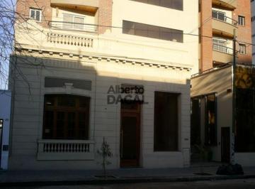 Local comercial · 110m² · 1 Cochera · Local en Venta en 9/45 y 46 La Plata - Alberto Dacal Propiedades