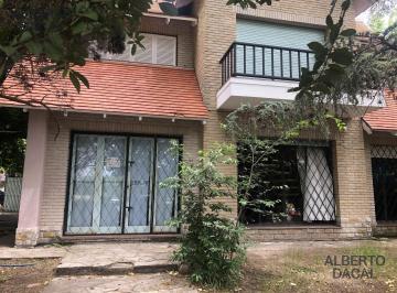 Casa · 276m² · 6 Ambientes · 1 Cochera · Casa - City Bell