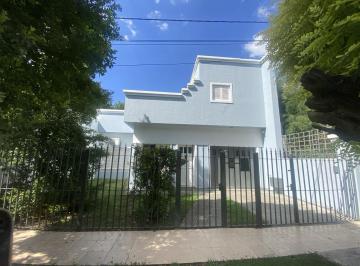 Casa · 138m² · 4 Ambientes · 1 Cochera · Casa - Manuel B Gonnet
