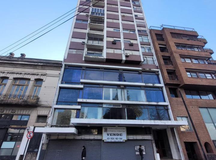Local comercial · 1381m² · 14 Ambientes