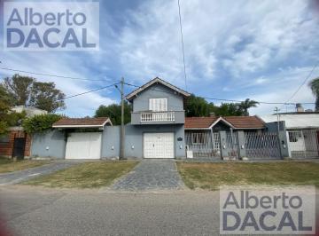 Casa · 265m² · 4 Ambientes · 2 Cocheras · Casa en Venta en 518/18 y 19 Ringuelet - Alberto Dacal Propiedades