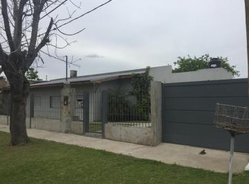 Casa · 150m² · 4 Dormitorios · Casa en Venta en 521 E/ 10 y 11 Tolosa - Alberto Dacal Propiedades