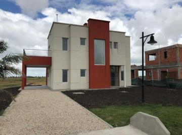 Casa · 210m² · 3 Dormitorios · 2 Cocheras · Casa en Venta en Haras del Sur III "Barrio Palmeras" Lote 87 Haras del Sur III - Alberto Dacal Propi