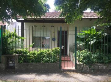 Casa · 90m² · 2 Dormitorios · Casa en Venta en 474 Esq 21 City Bell - Alberto Dacal Propiedades